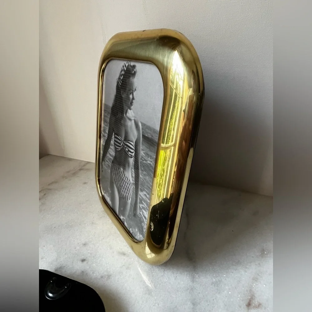 N/A elegant gold